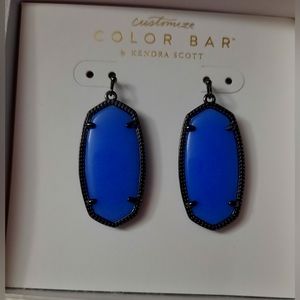 NWT Beautiful Kendra Scott glow earrings